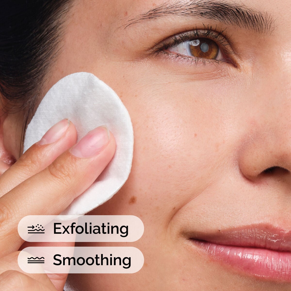 glycolic-acid-7-exfoliating-toner-d7 ord-glycolic-acid-exfoliating-toner-model-application-with-benefits.jpg